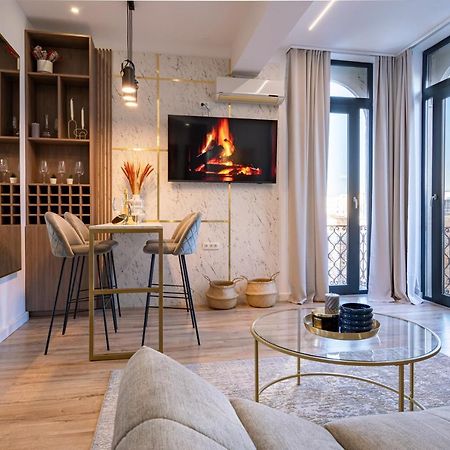 Golden View - Breathtaking Location In Bucharest Apartment ภายนอก รูปภาพ
