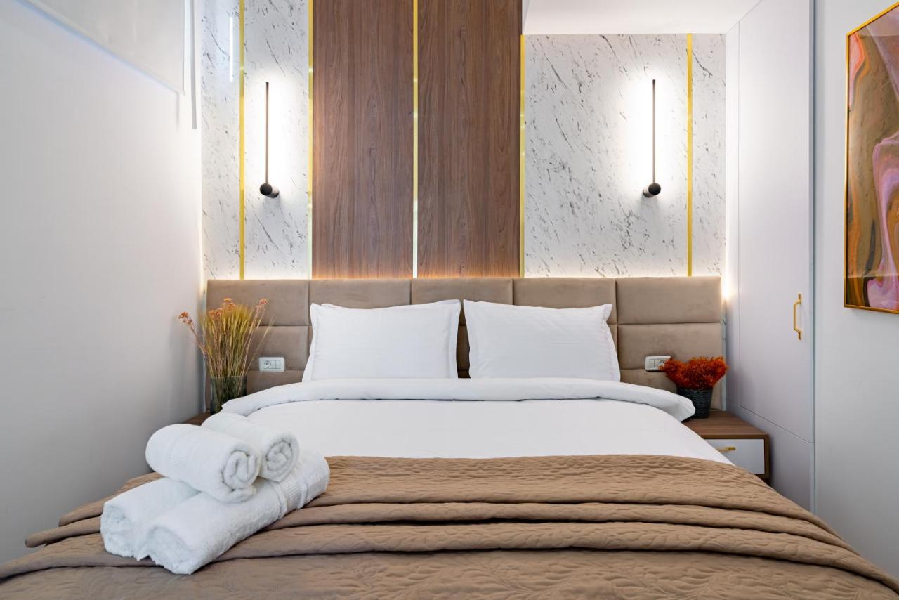 Golden View - Breathtaking Location In Bucharest Apartment ภายนอก รูปภาพ