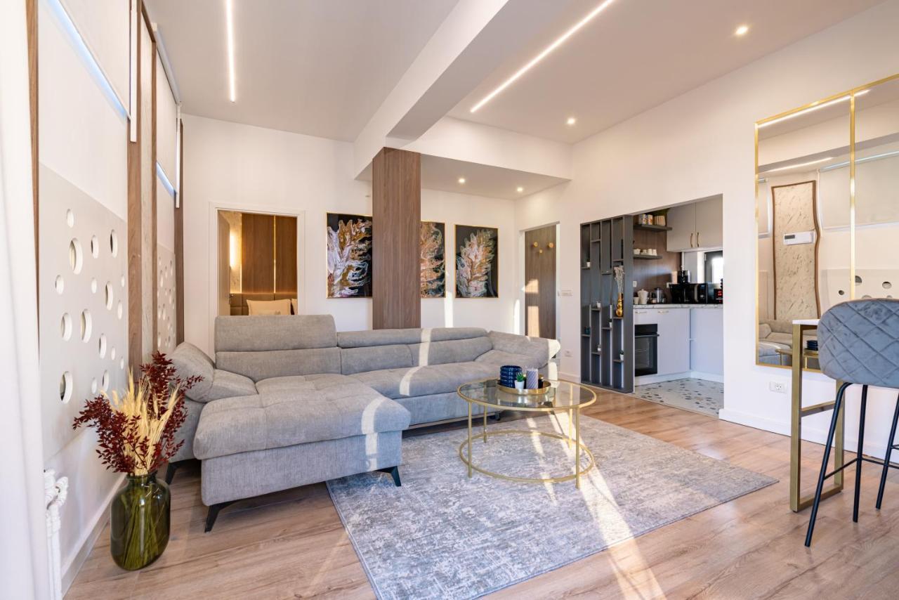 Golden View - Breathtaking Location In Bucharest Apartment ภายนอก รูปภาพ