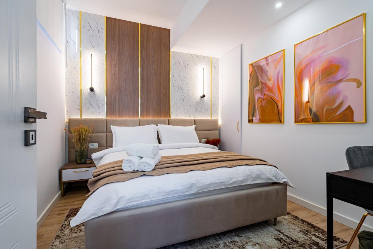 Golden View - Breathtaking Location In Bucharest Apartment ภายนอก รูปภาพ