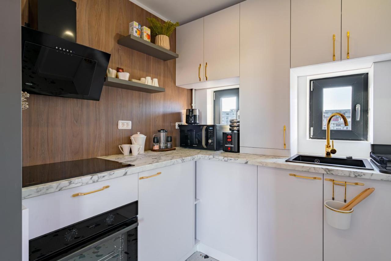 Golden View - Breathtaking Location In Bucharest Apartment ภายนอก รูปภาพ
