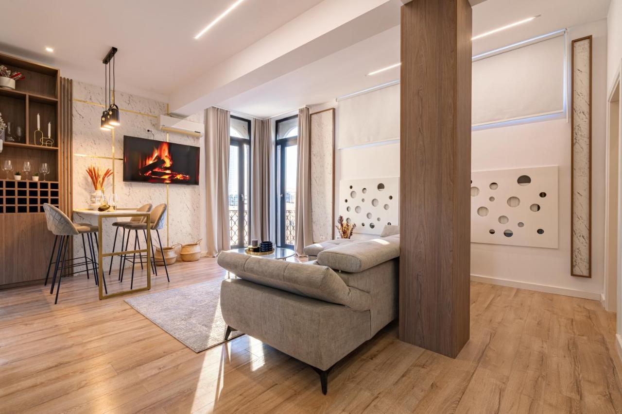Golden View - Breathtaking Location In Bucharest Apartment ภายนอก รูปภาพ