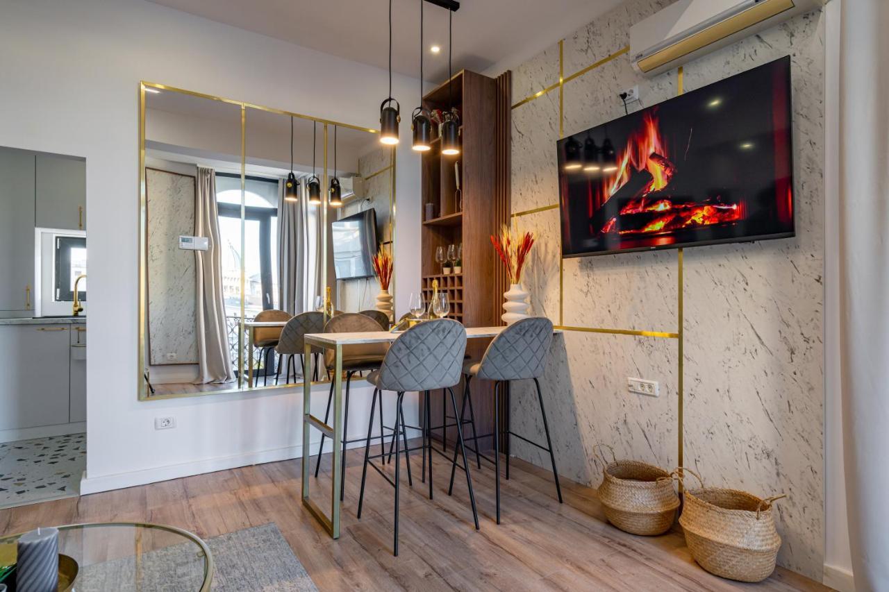 Golden View - Breathtaking Location In Bucharest Apartment ภายนอก รูปภาพ
